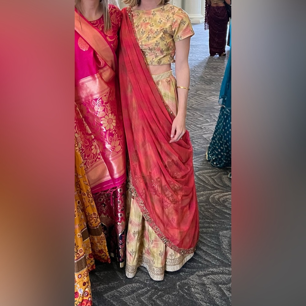 Yellow/greenish lengha